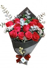 Buqu� de Rosas Colombianas Vermelhas e Eucalipto